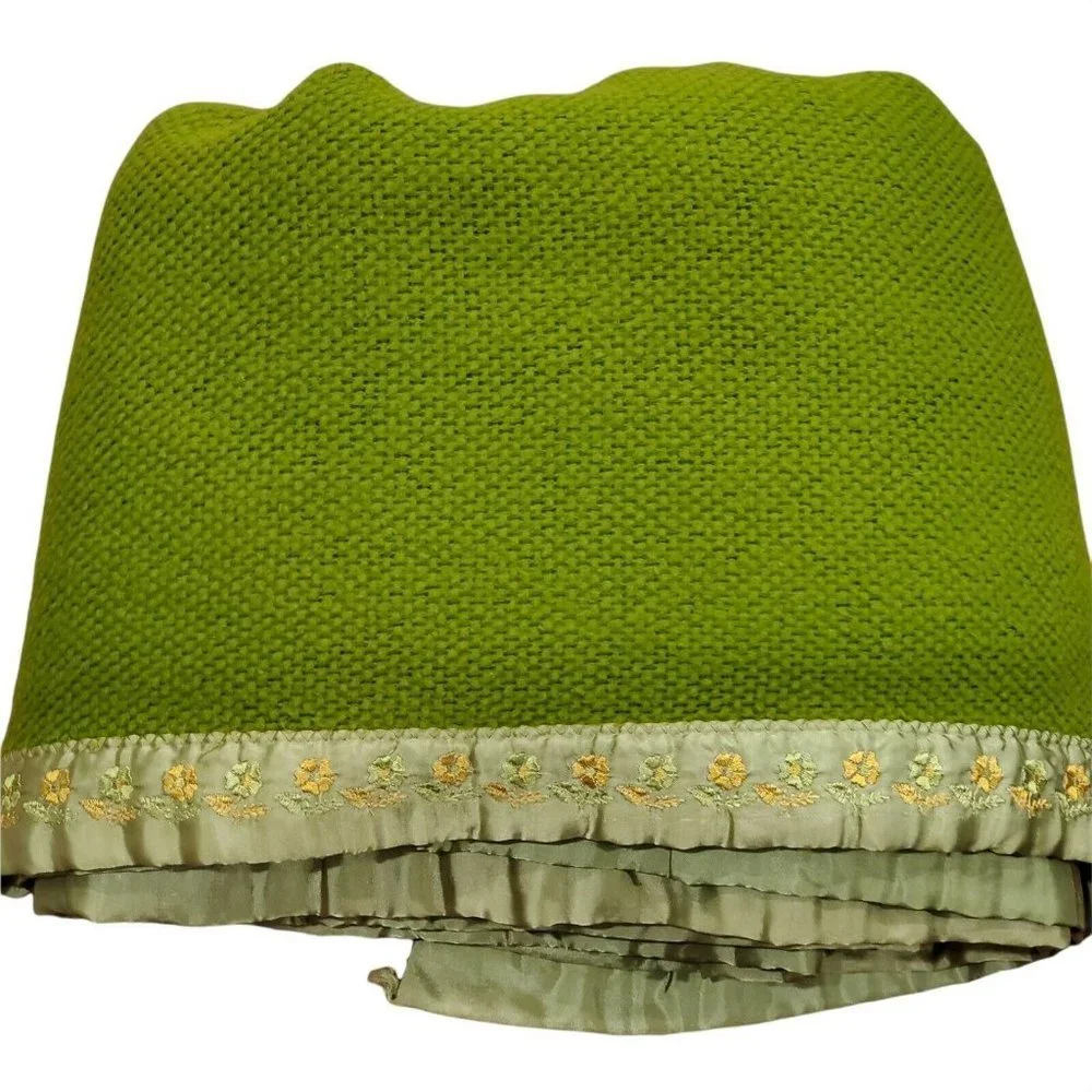 Vintage Avocado Green Knit Satin‎ Trim Blanket Floral Queen Acrylic 91 X 97